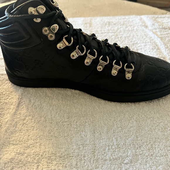 GUCCI GG EMBOSSED SNEAKERS/BOOTS MEN’S SIZE 6 OR WOMEN’S SIZE 9 M … WITH DEFECTS - Picture 5 of 16